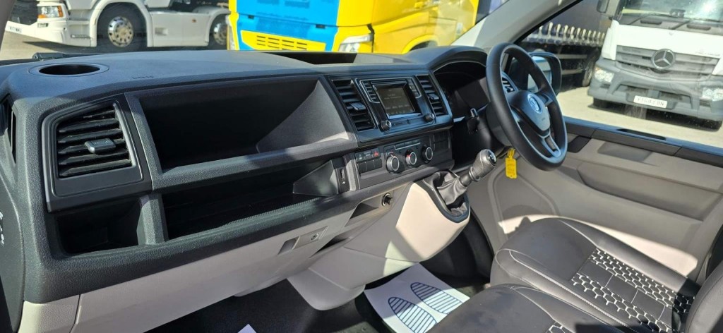 VOLKSWAGEN TRANSPORTER