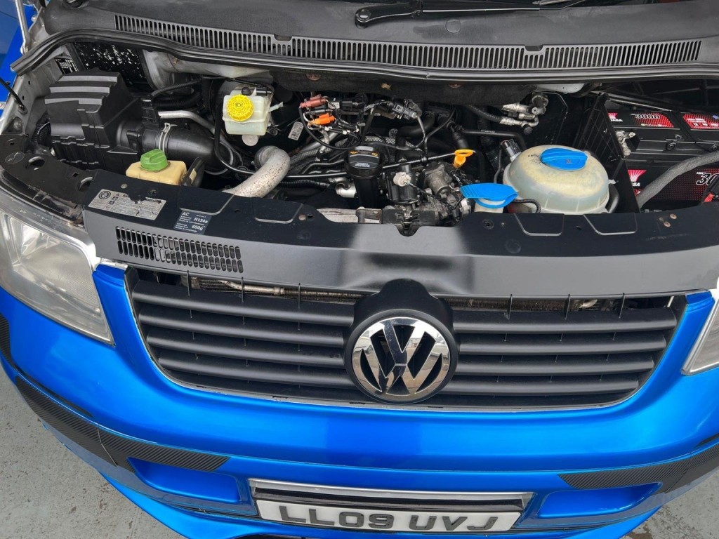 VOLKSWAGEN TRANSPORTER