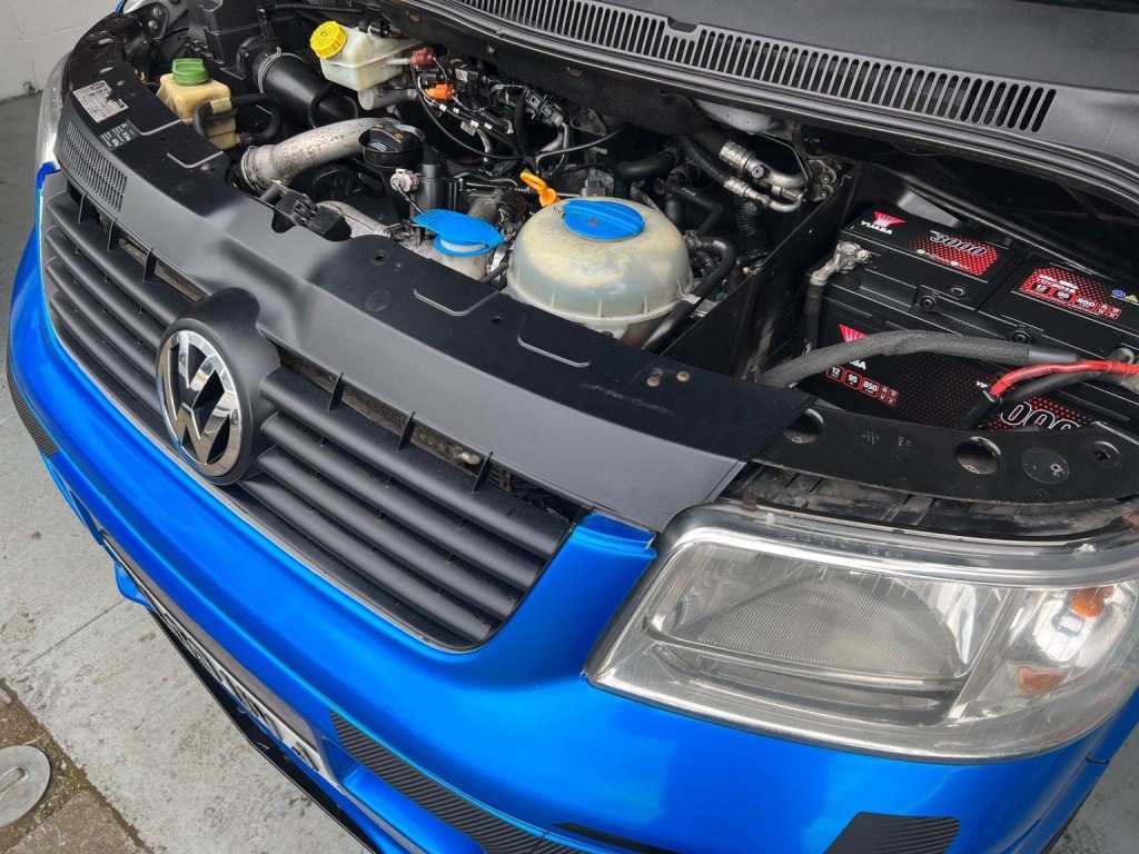 VOLKSWAGEN TRANSPORTER