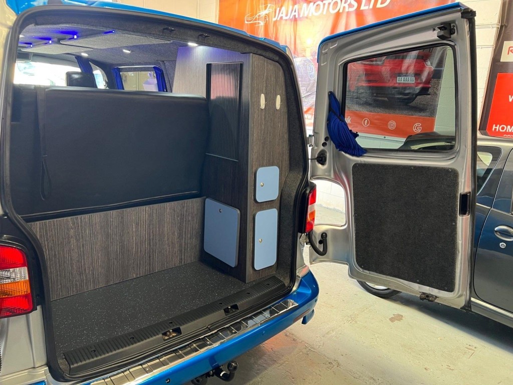 VOLKSWAGEN TRANSPORTER