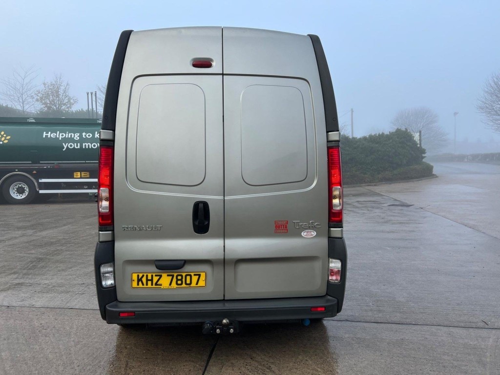 RENAULT TRAFIC
