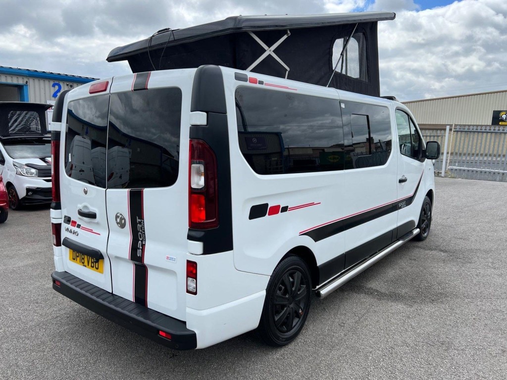 VAUXHALL VIVARO