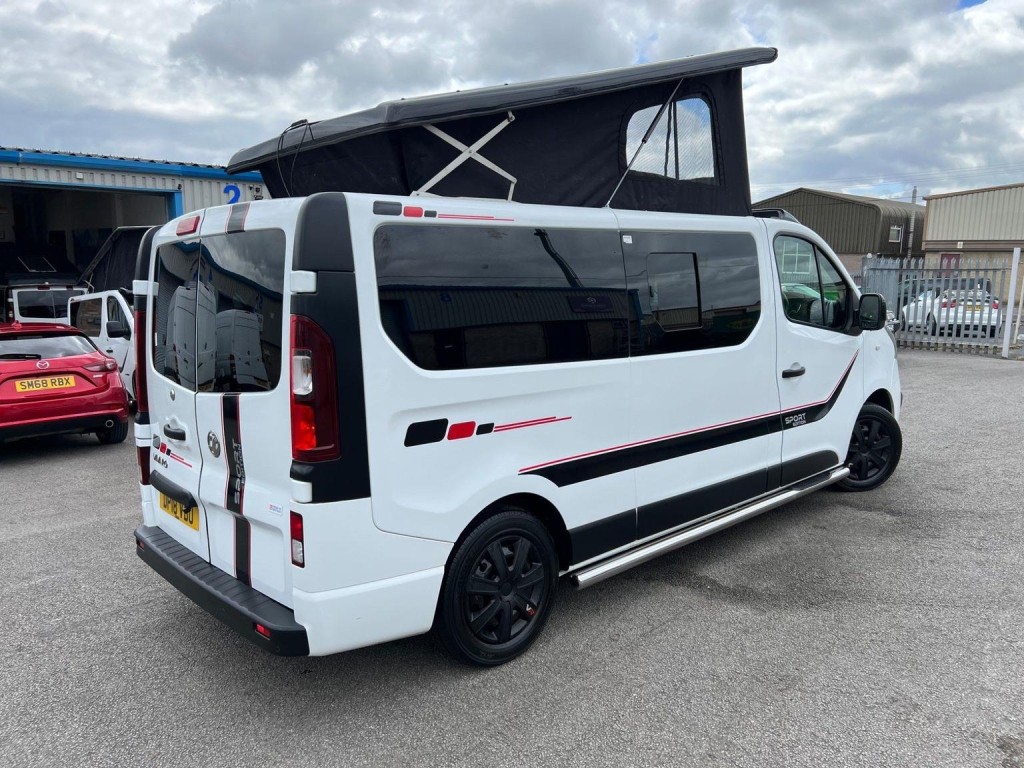 VAUXHALL VIVARO