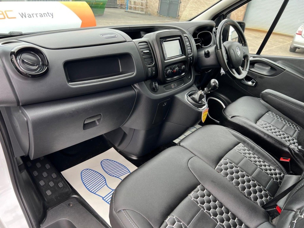 VAUXHALL VIVARO