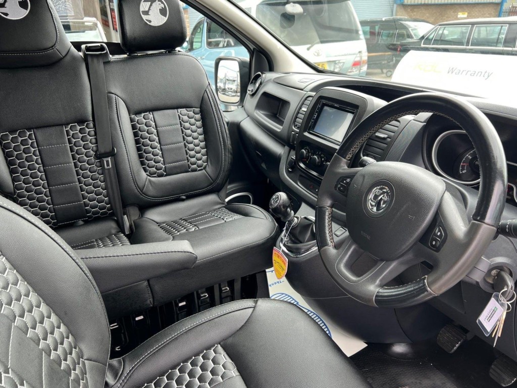 VAUXHALL VIVARO