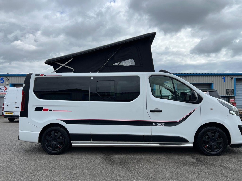 VAUXHALL VIVARO