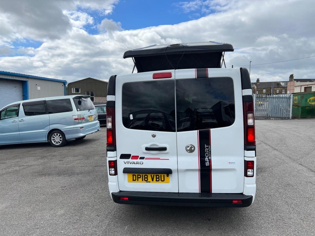 VAUXHALL VIVARO