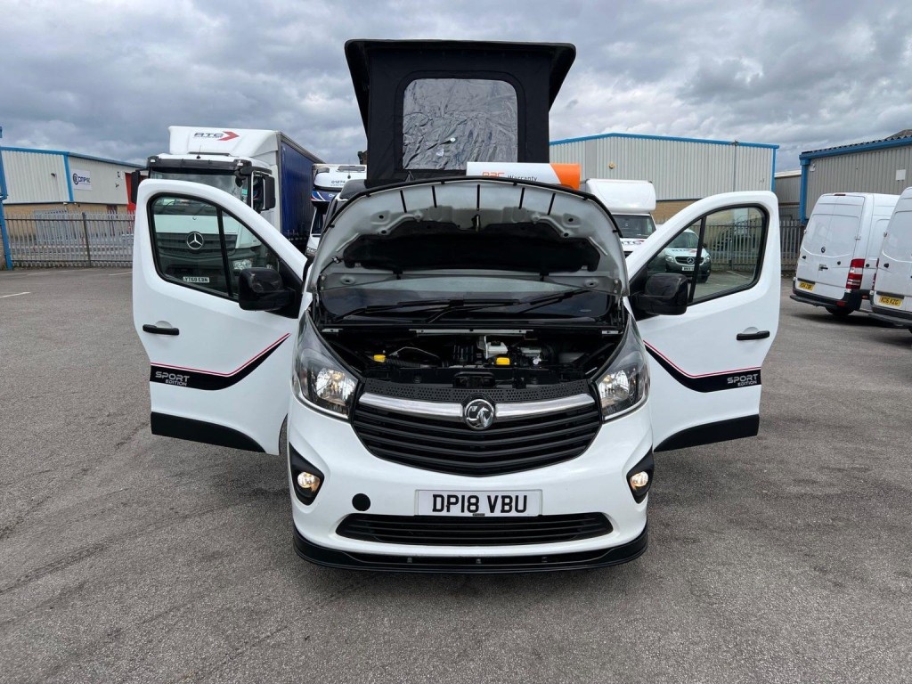 VAUXHALL VIVARO