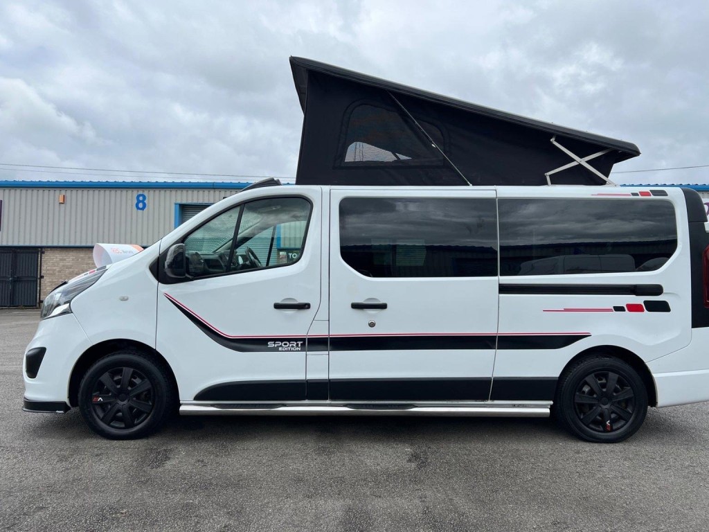 VAUXHALL VIVARO