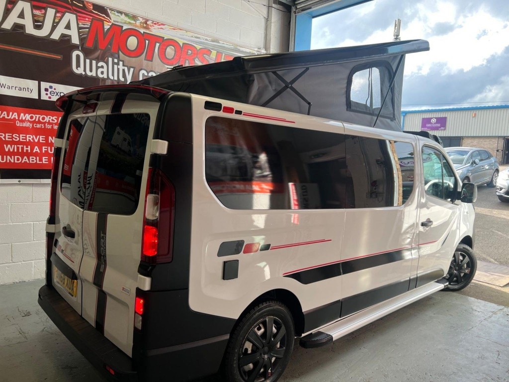 VAUXHALL VIVARO
