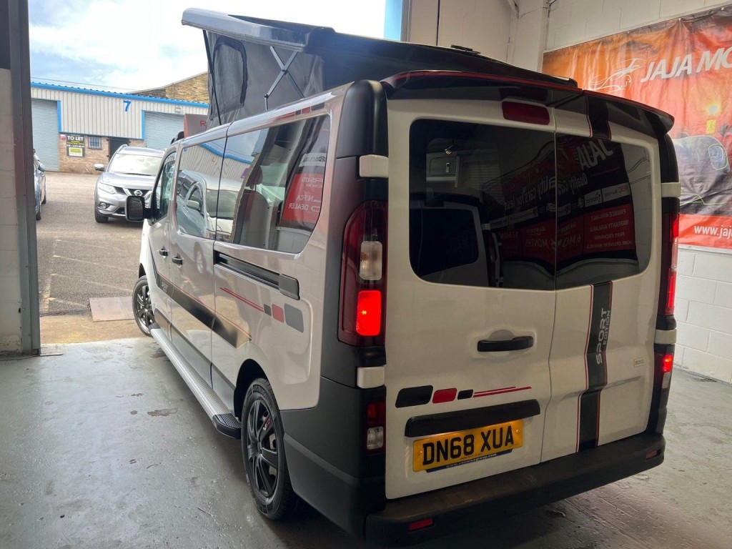 VAUXHALL VIVARO