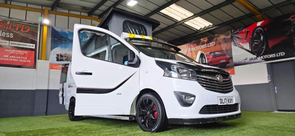 VAUXHALL VIVARO