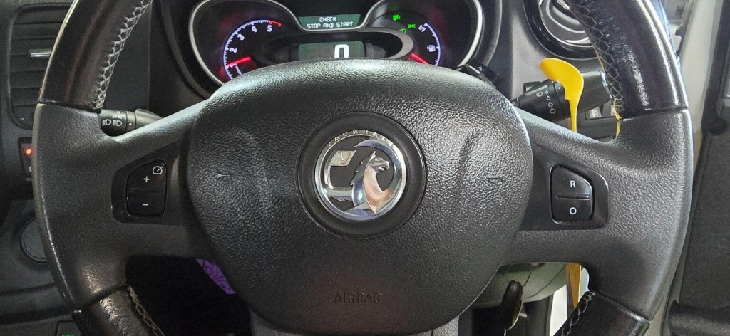 VAUXHALL VIVARO