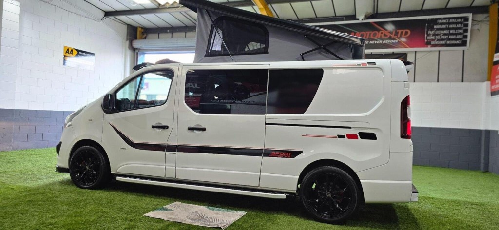 VAUXHALL VIVARO