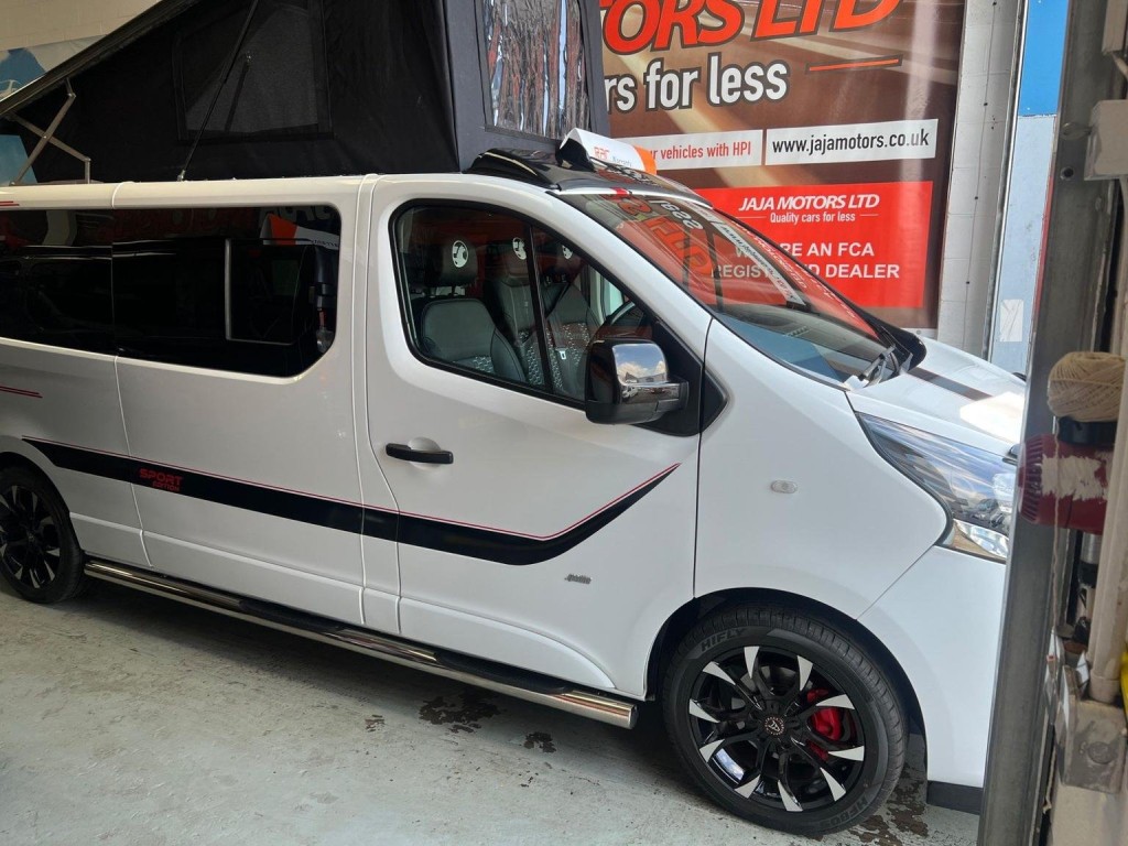 VAUXHALL VIVARO