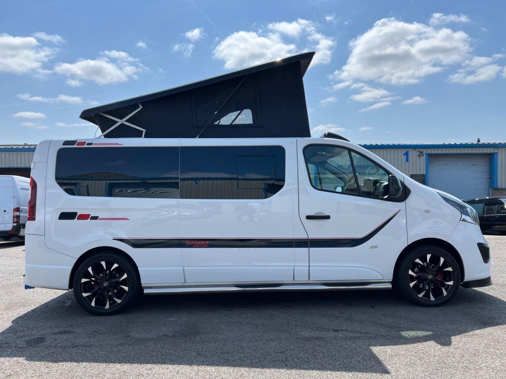 VAUXHALL VIVARO