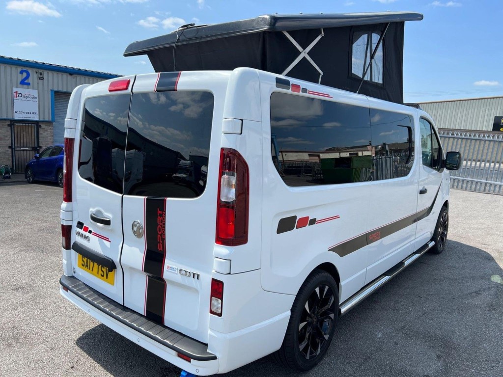 VAUXHALL VIVARO