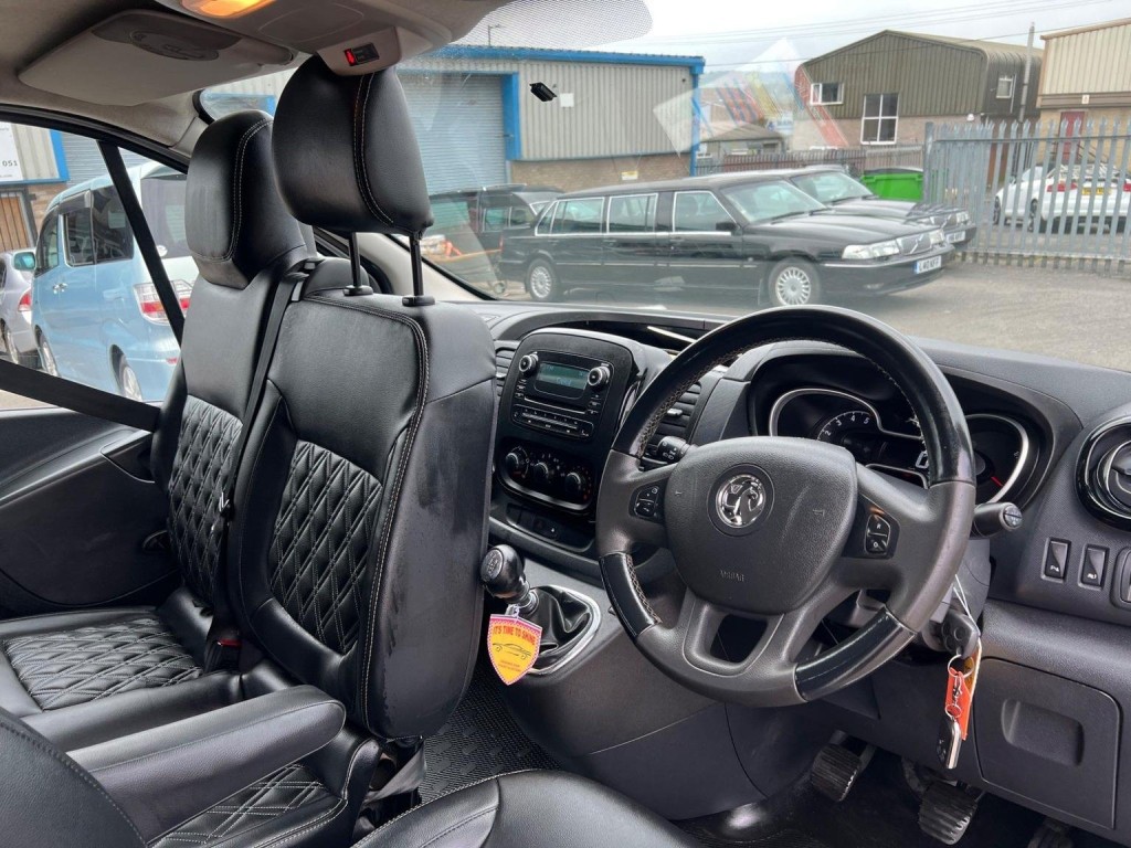 VAUXHALL VIVARO