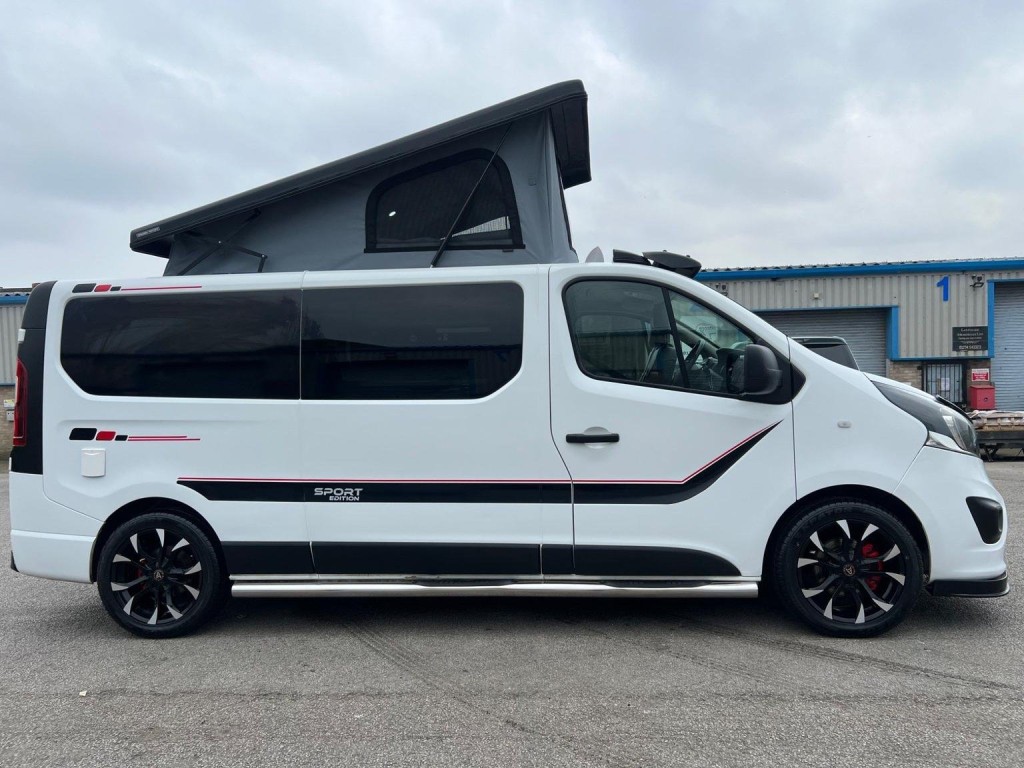 VAUXHALL VIVARO