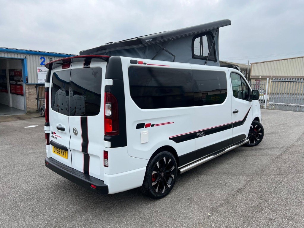 VAUXHALL VIVARO