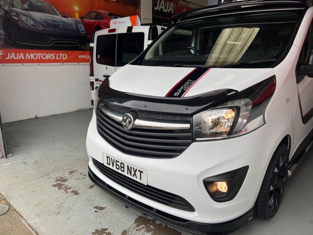 VAUXHALL VIVARO