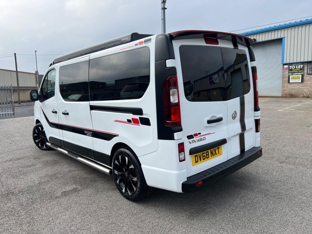 VAUXHALL VIVARO