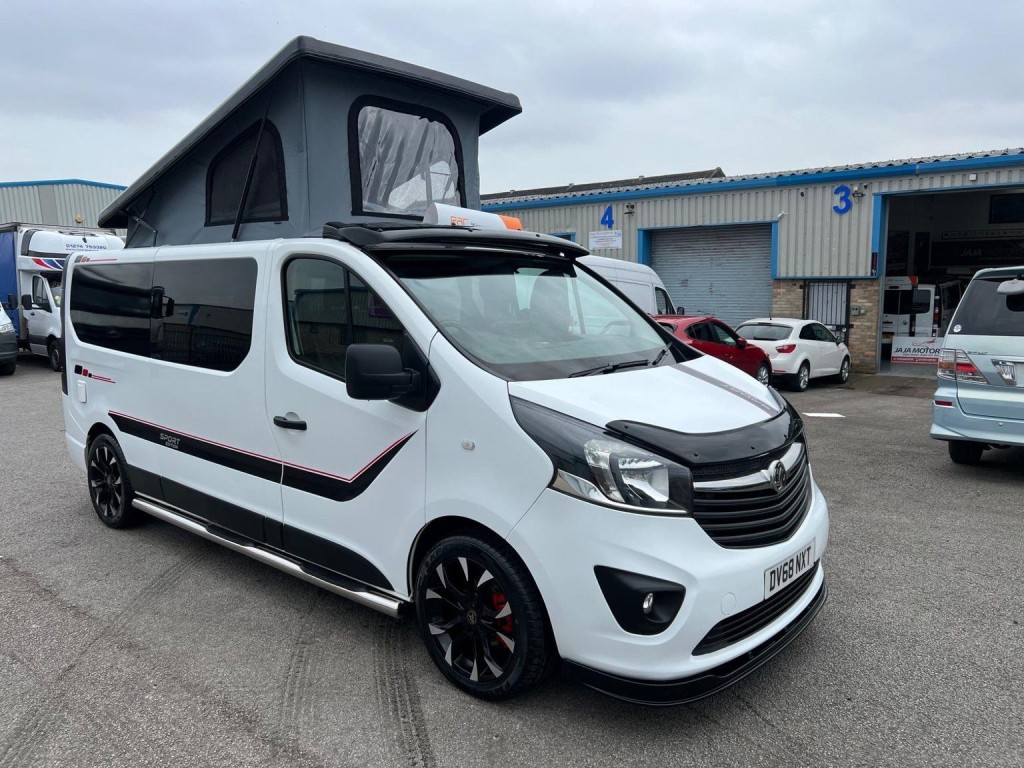 VAUXHALL VIVARO