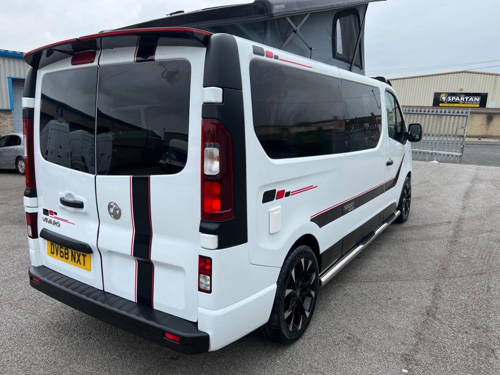 VAUXHALL VIVARO