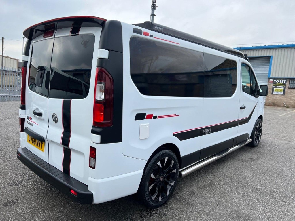 VAUXHALL VIVARO