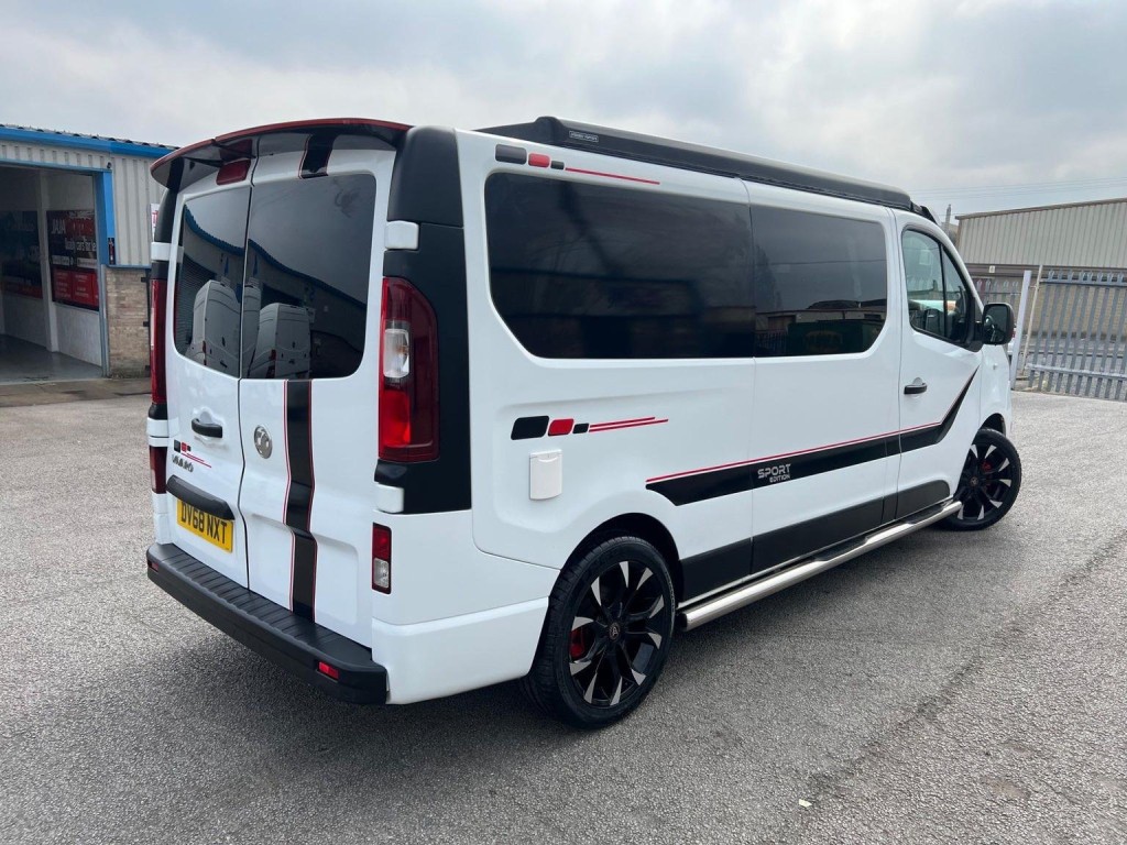 VAUXHALL VIVARO