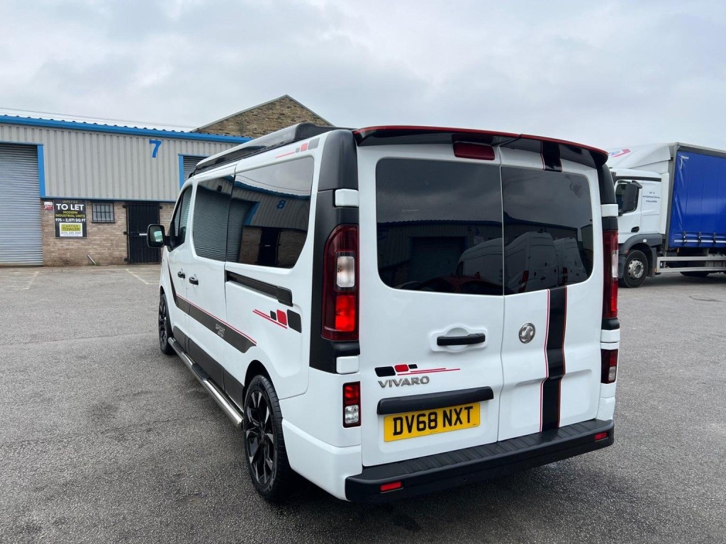 VAUXHALL VIVARO