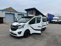 VAUXHALL VIVARO