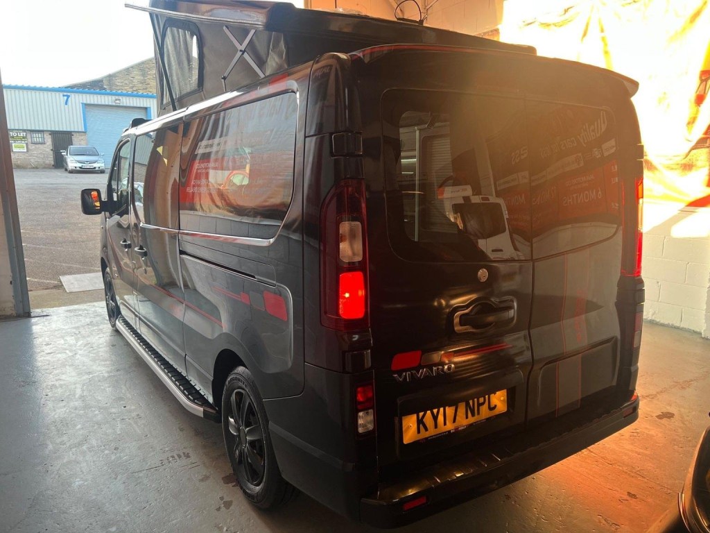 VAUXHALL VIVARO
