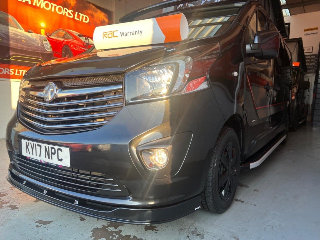 VAUXHALL VIVARO