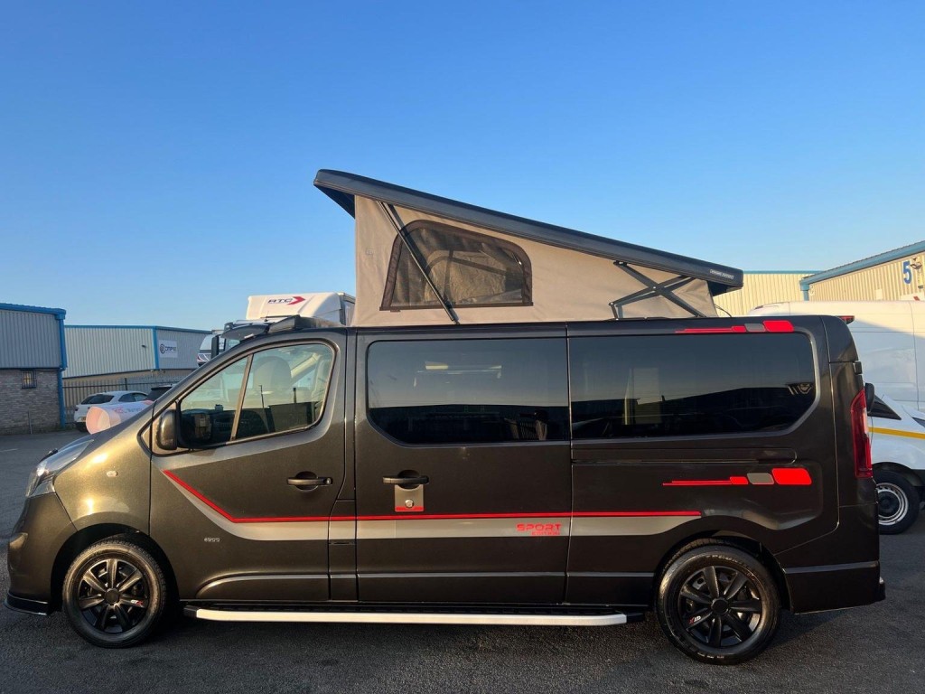 VAUXHALL VIVARO
