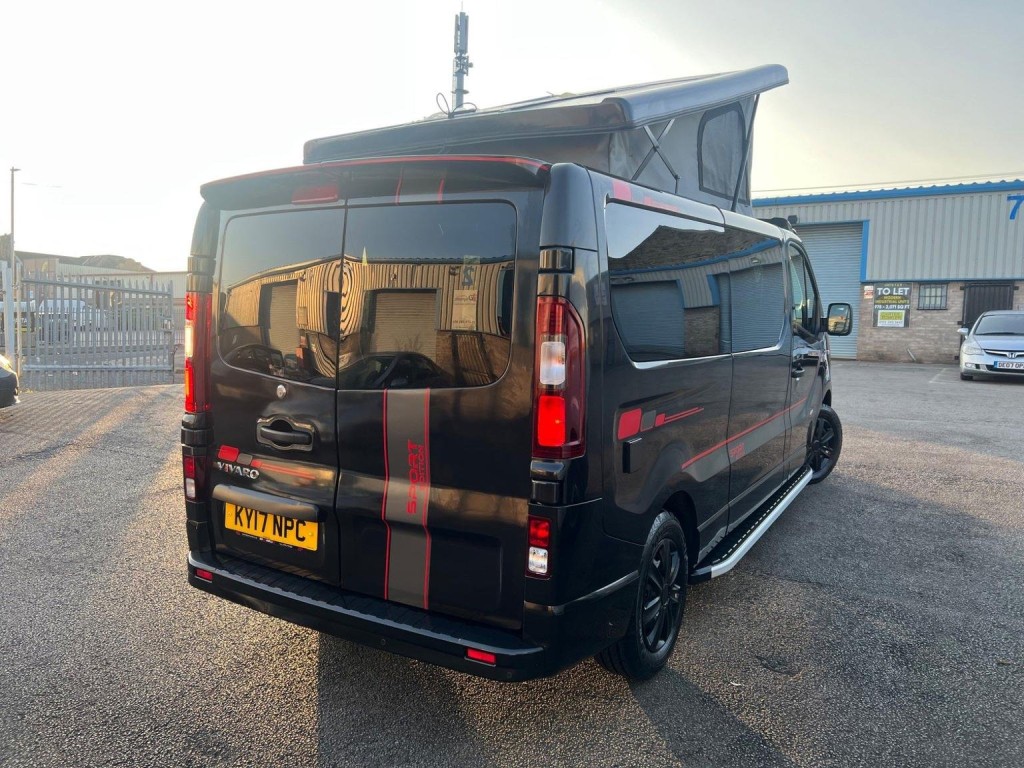 VAUXHALL VIVARO
