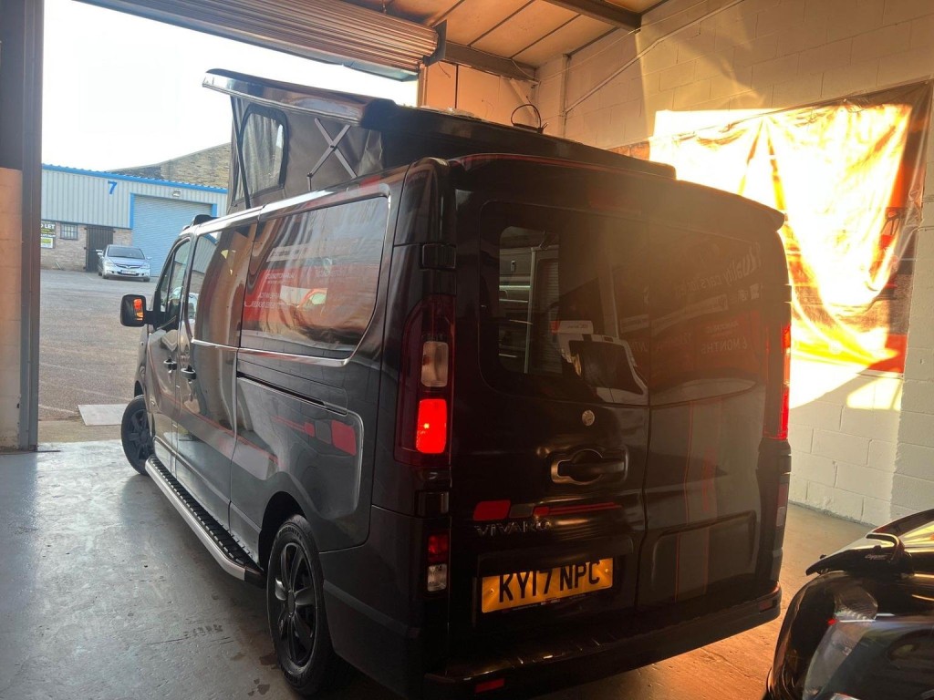 VAUXHALL VIVARO