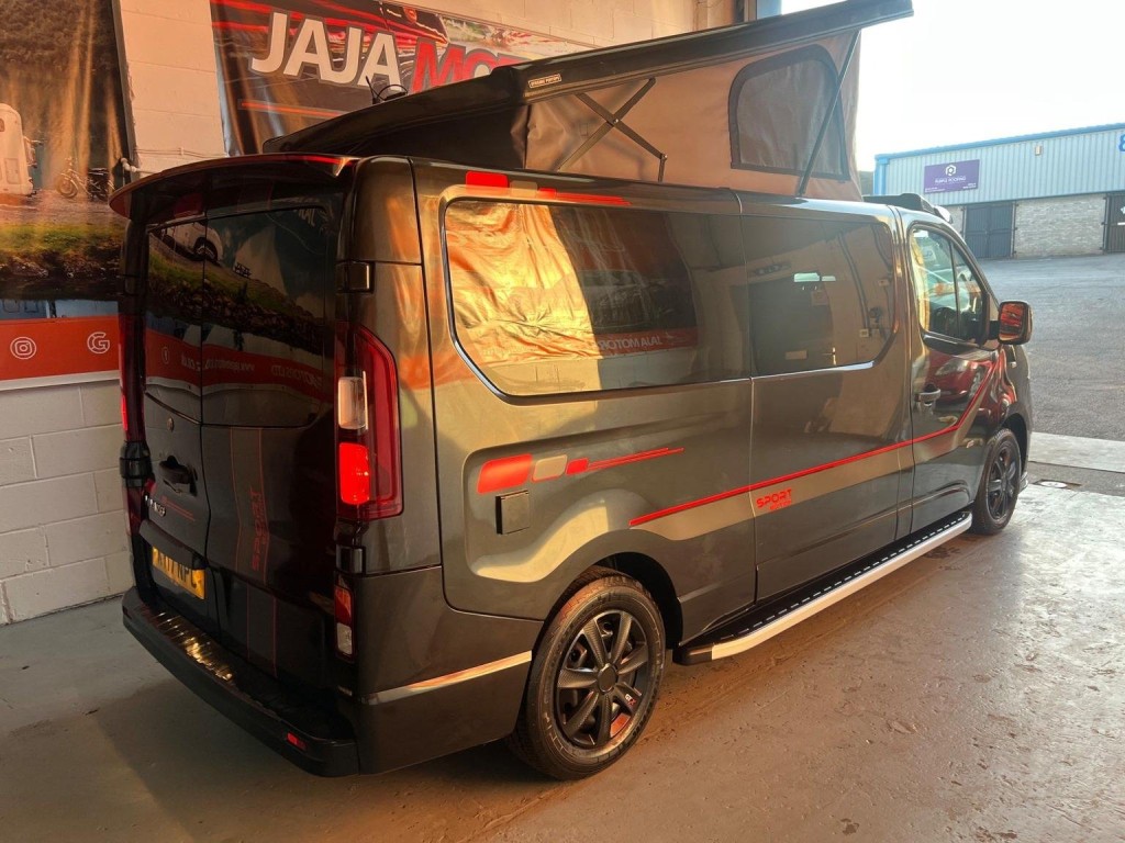 VAUXHALL VIVARO