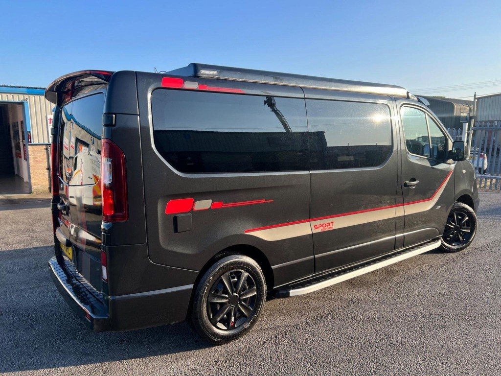 VAUXHALL VIVARO
