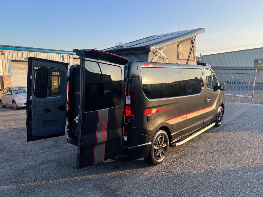 VAUXHALL VIVARO