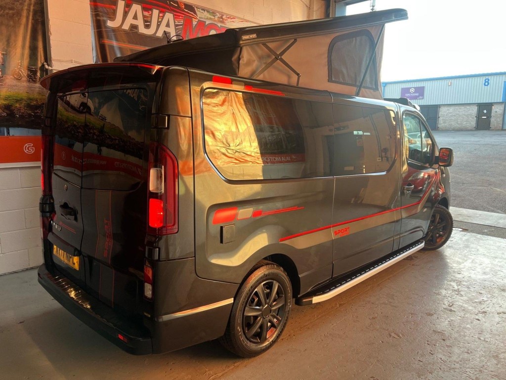 VAUXHALL VIVARO