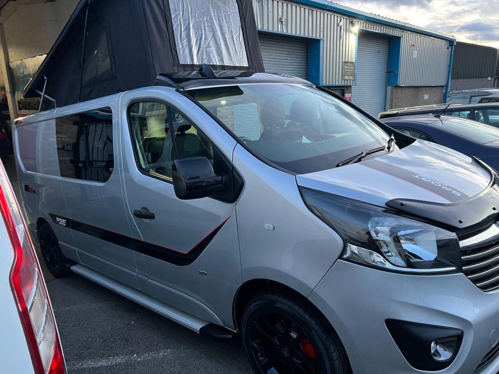 VAUXHALL VIVARO
