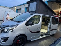 VAUXHALL VIVARO