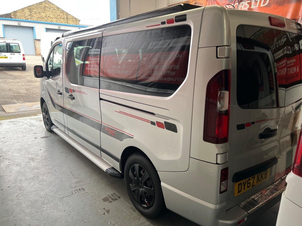 VAUXHALL VIVARO