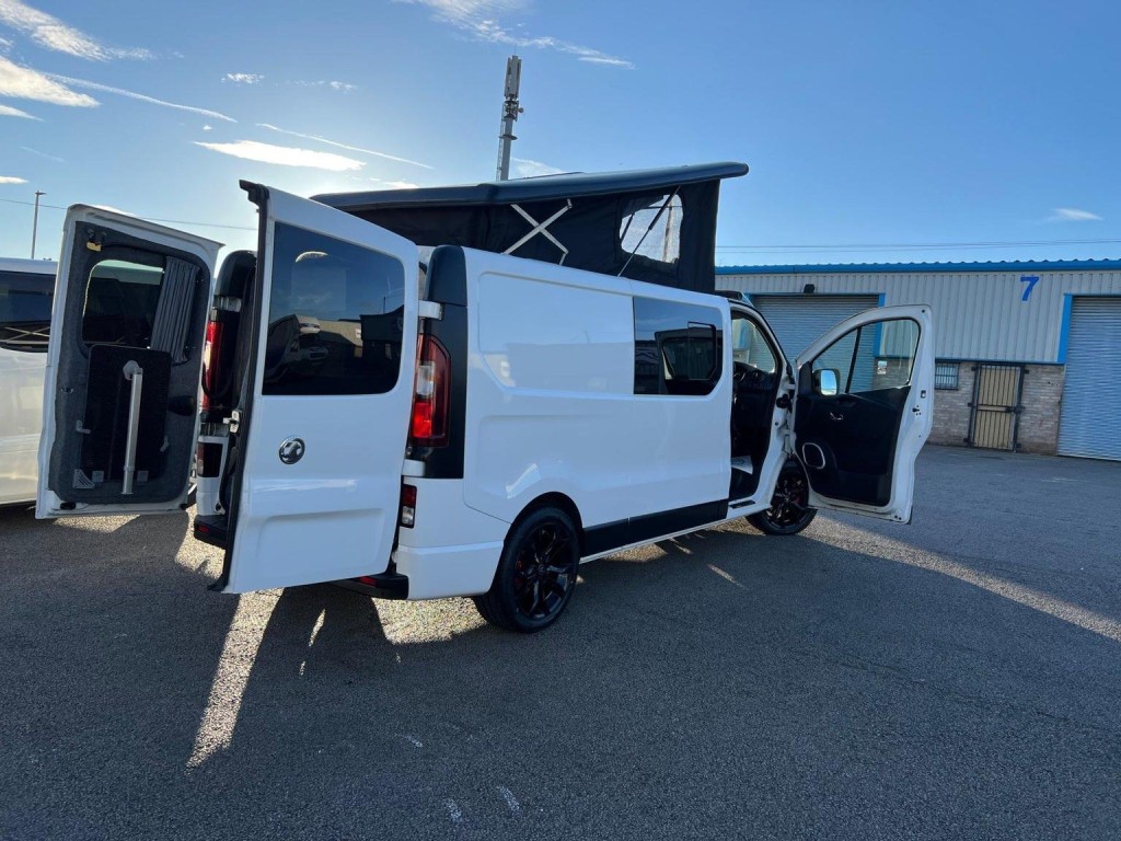 VAUXHALL VIVARO