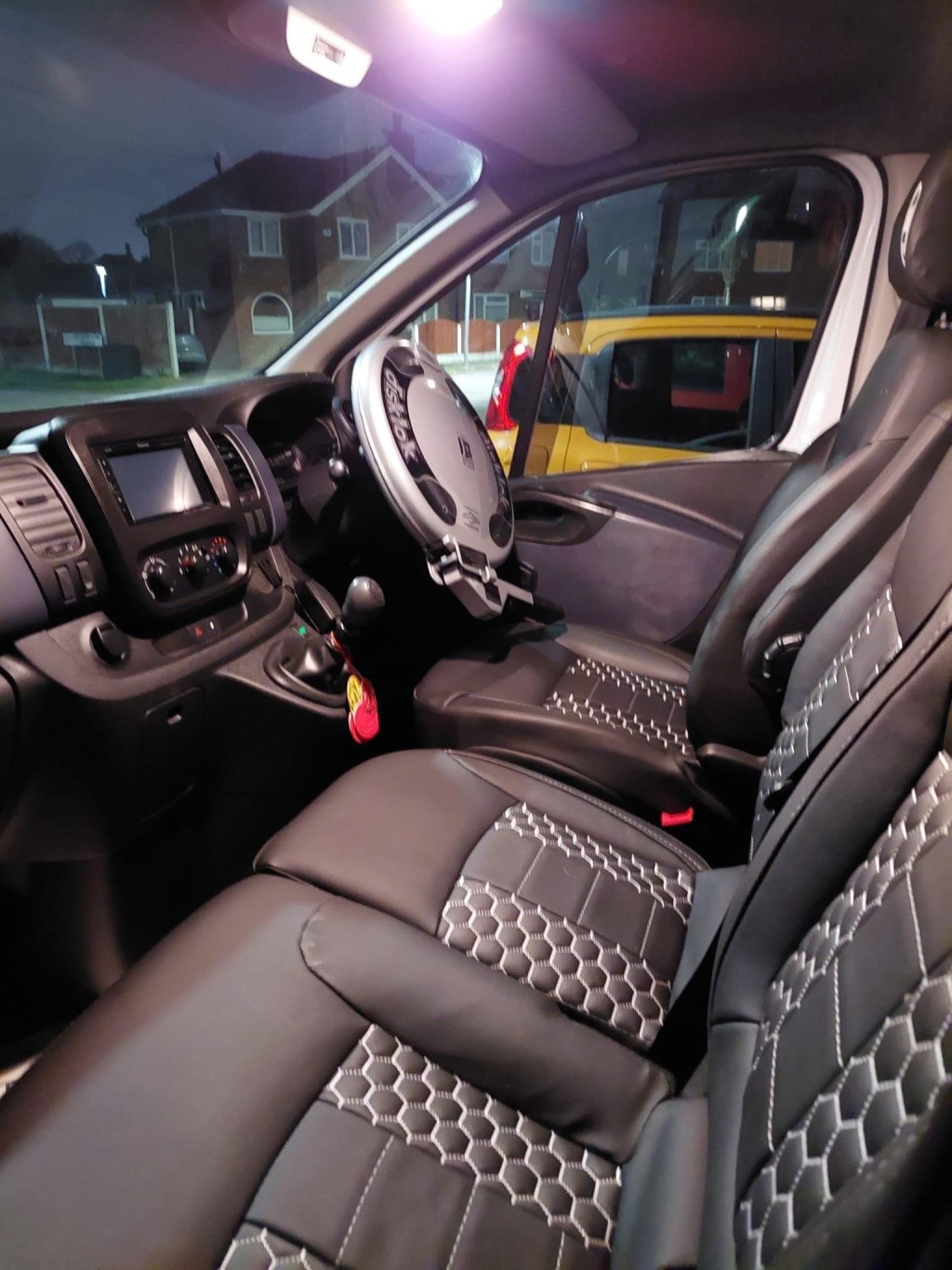 VAUXHALL VIVARO