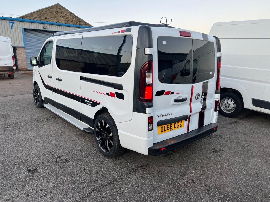 VAUXHALL VIVARO