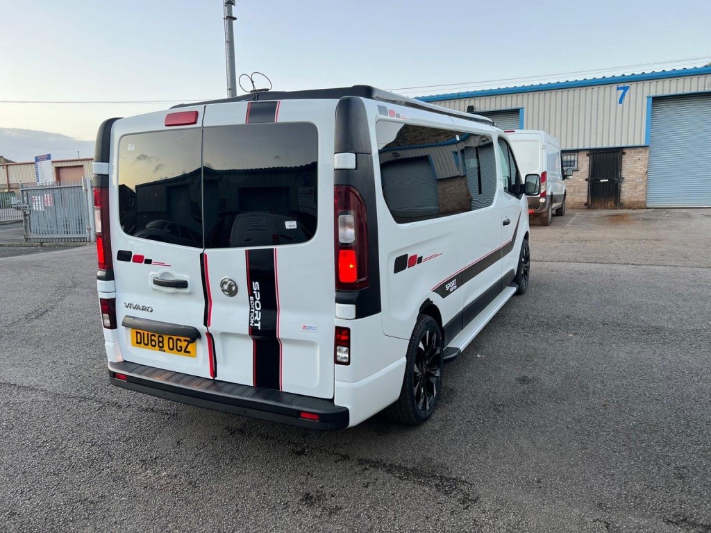 VAUXHALL VIVARO