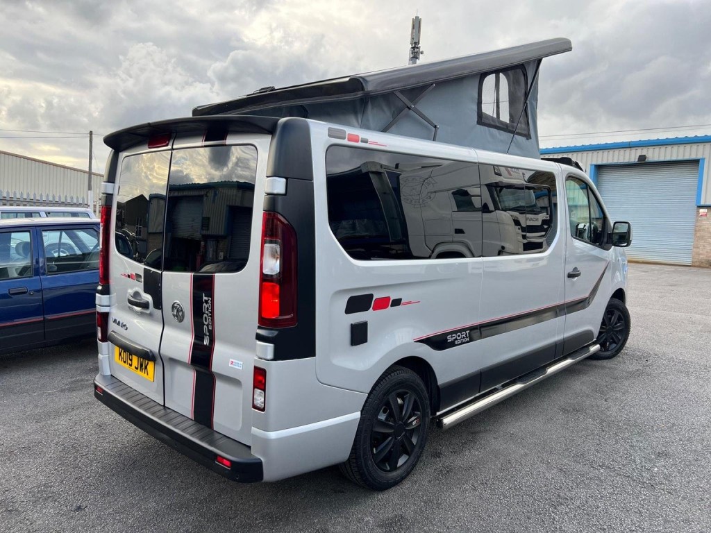VAUXHALL VIVARO