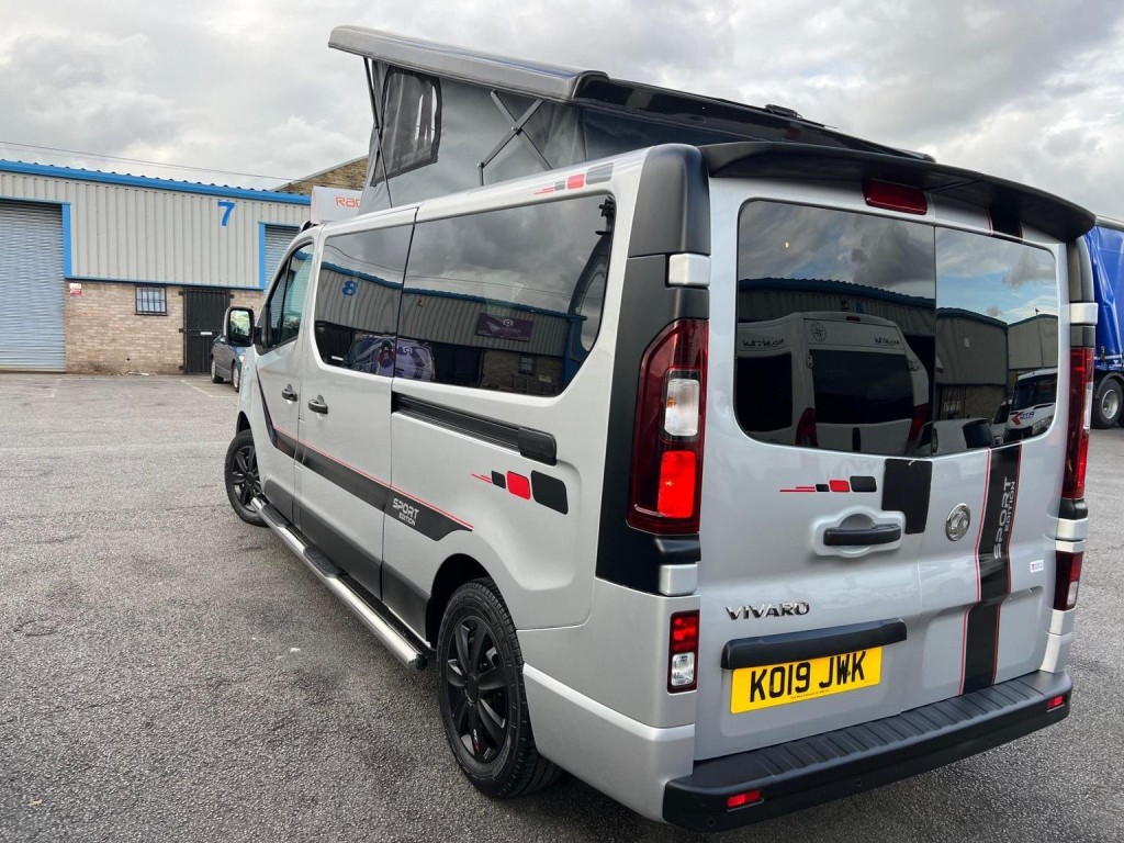 VAUXHALL VIVARO